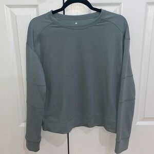 Active wear medium long sleeve teal green tee